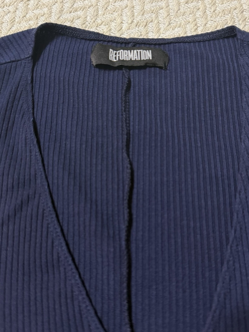 Reformation Navy Sara V-Neck Knit Mini Dress Tencel Stretch L Large EUC - Picture 4 of 10